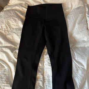 21’ cropped lulu leggings